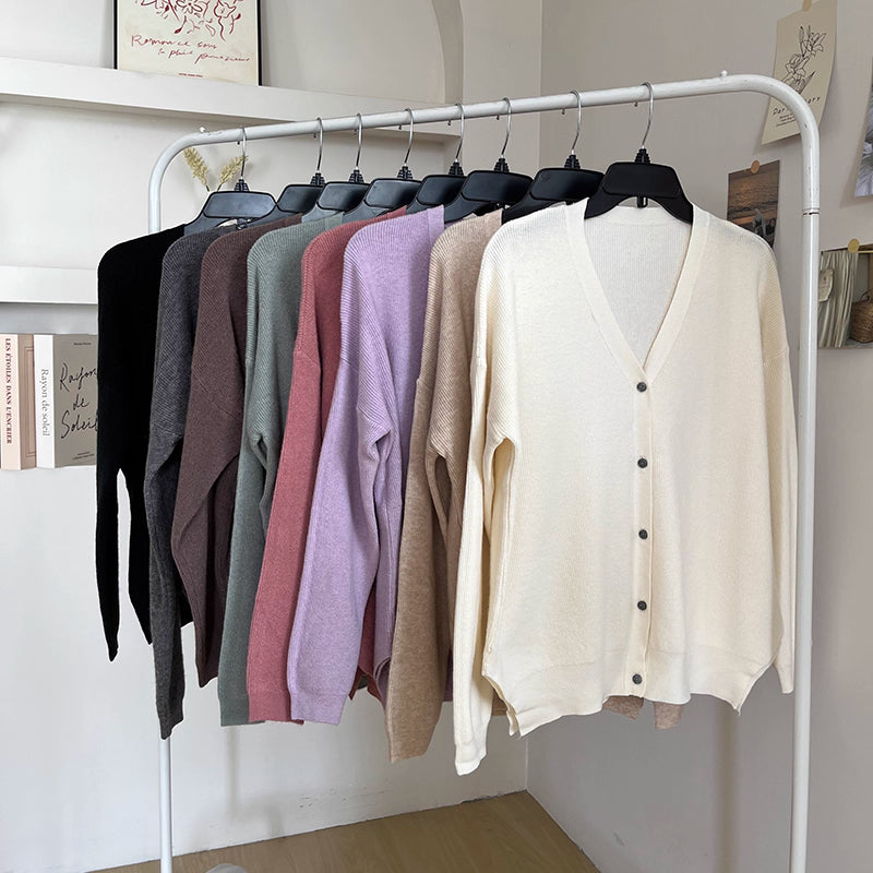 Puha, egyszínű, gyengéd, sokoldalú, V-nyakú, bő, hosszú ujjú kardigán, női kötöttáru